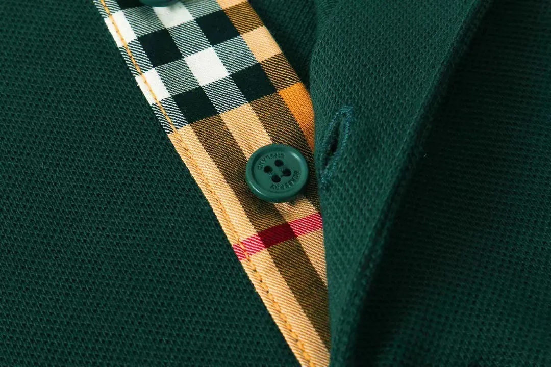 ：240 BURBERRY Polo New Arrival Classic TB ， ， Classic ， ， ， 100% ， ， ， ：Black White Dark Blue Gray Dark Gray Green Brown Size：M-XXL ， Burberry ， 。 ， 。100% :100% ;96% 4%